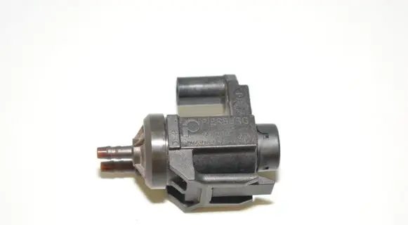 BMW 5 G30 G31 Turbo solenoid valve 8570591