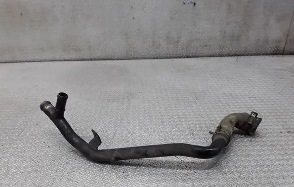 Audi A4 S4 B5 8D Engine coolant pipe/hose