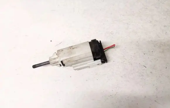 Volkswagen PASSAT B5.5 Brake pedal sensor switch 8E0927189B 19322005