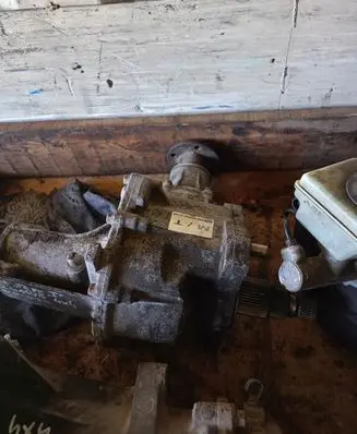 Nissan X-Trail T30 Gearbox transfer box case 