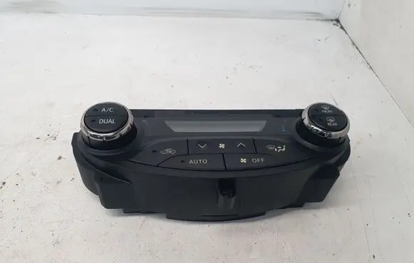Toyota Yaris Climate control unit 75F206