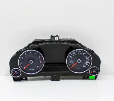 Volkswagen Touareg II Speedometer (instrument cluster) 7P6920983