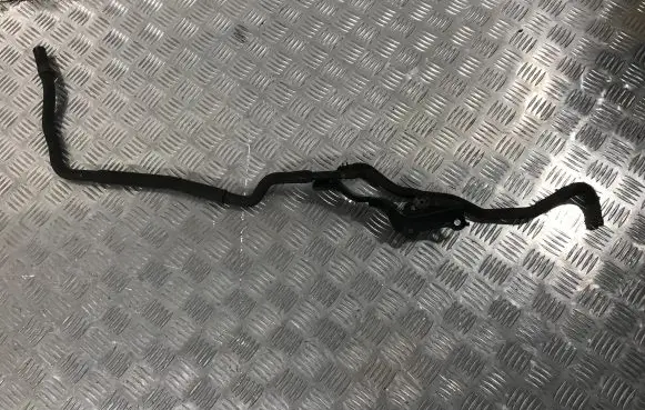 Toyota Avensis T270 Engine coolant pipe/hose 1657522020 922592