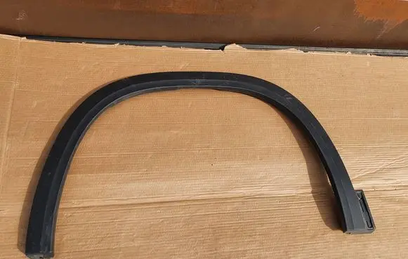 Front arch trim