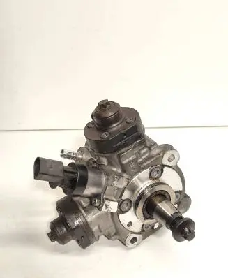 BMW 5 F10 F11 Fuel injection high pressure pump 7800123 0445010617