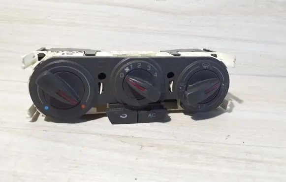 Seat Ibiza IV (6J,6P) Climate control unit 6J0820045A T0111002 901513720001