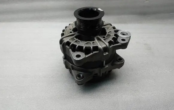 Volvo V70 Generator/alternator 30659580 0125812009 93HC160600