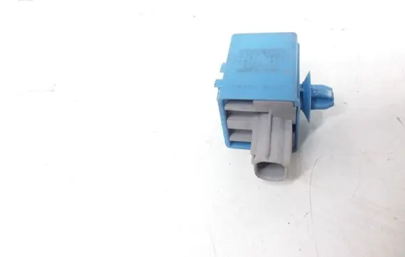 Toyota RAV 4 (XA40) Central locking relay 8974730040 0689004580