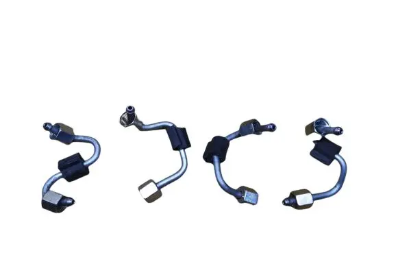 Volkswagen PASSAT B8 Fuel injector supply line/pipe 