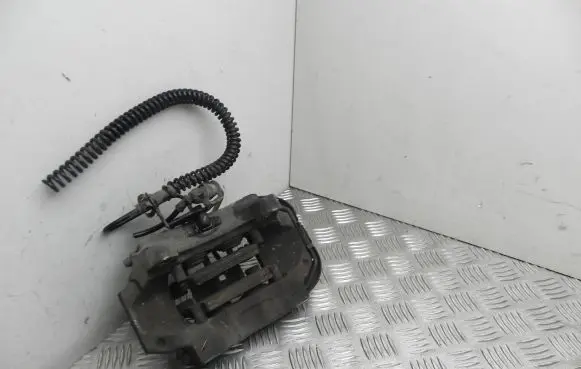 Audi A5 8T 8F Rear brake caliper 20767303 VD19835