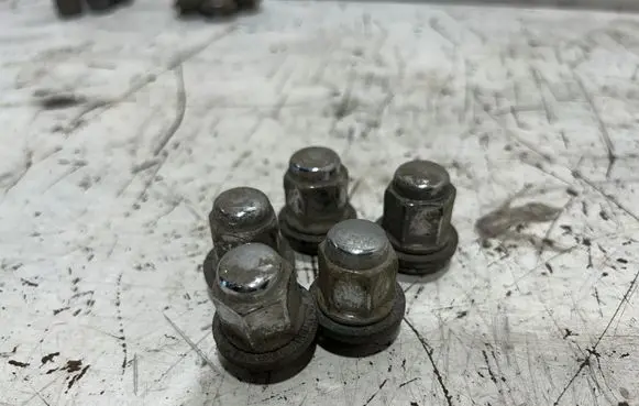 Honda FR-V Nuts/bolts 