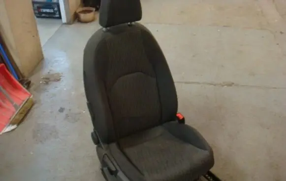 Seat Leon (5F) Front driver seat 