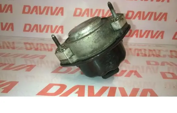 BMW 7 E65 E66 Engine mount bracket 6771918