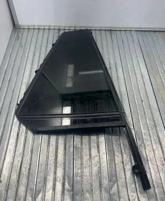 BMW X5 G05 Rear vent window glass 7444076 744407611