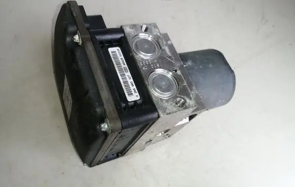 BMW 5 E60 E61 ABS Pump 0265960327 6783360 3451678336006