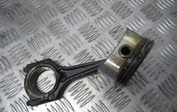 Opel Vectra B Piston with connecting rod