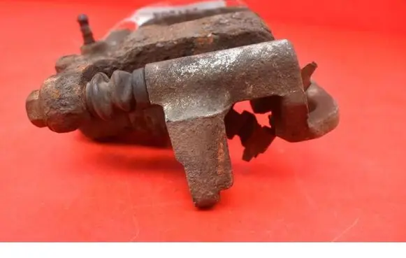 Nissan Qashqai Rear brake caliper