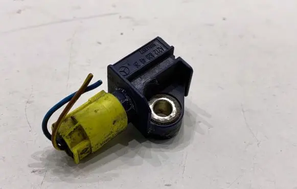 Mercedes-Benz E W212 Airbag deployment crash/impact sensor A2128204926