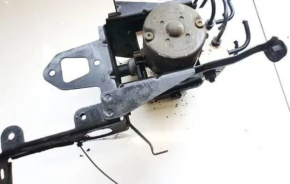 Volkswagen PASSAT B5 ABS Pump 8E0614111