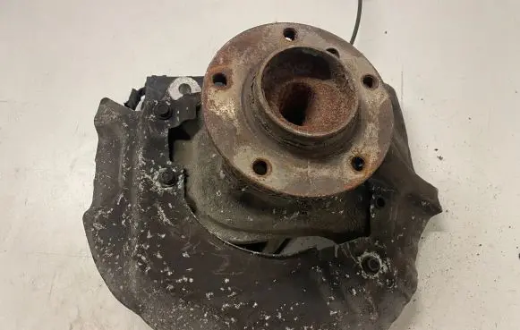 BMW 5 E60 E61 Front wheel hub 6760953