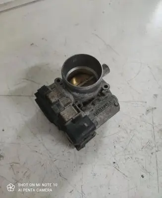 Volkswagen Golf V Throttle valve 03C133062A