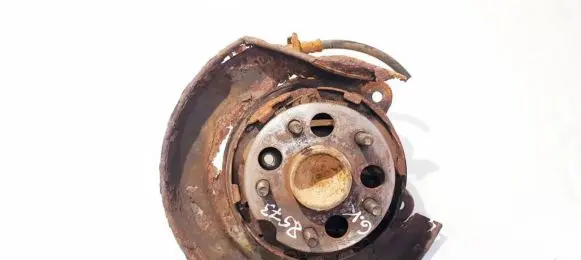 Toyota Avensis Verso Rear wheel hub