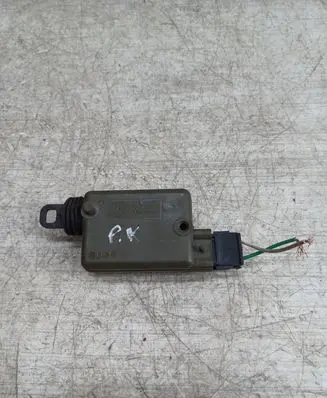 Renault Megane I Front door lock motor 6100647