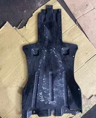 Audi Q7 4L Engine splash shield/under tray 7l8825225