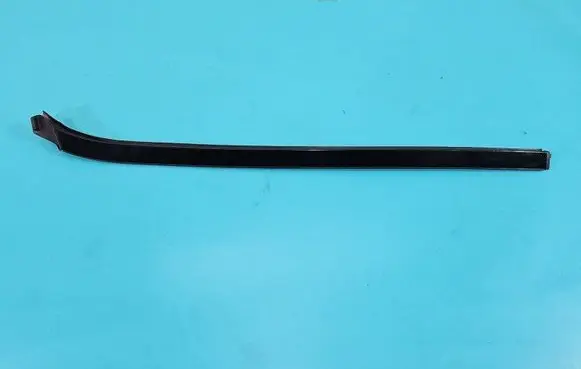 Windshield trim