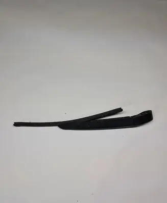 Rear wiper blade arm