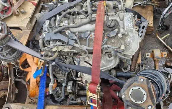 Toyota Avensis T270 Engine
