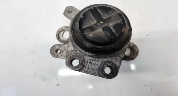 Ford Mondeo Mk III Engine mount bracket 2S716F012AD