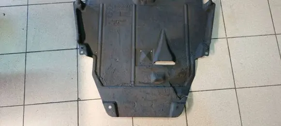 Engine splash shield/under tray