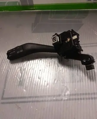 Volkswagen Touran I Indicator stalk 1K0953513A 01103501