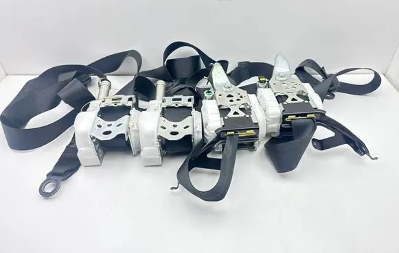 Toyota RAV 4 (XA50) Front seatbelt 7322047221 7337042230 732104728