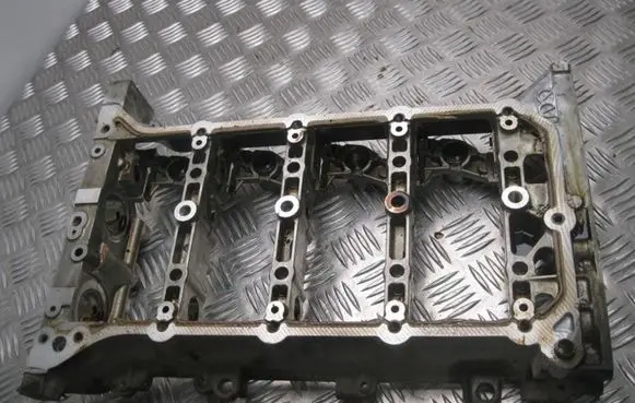 Toyota Avensis T270 Oil sump 1118270026 BV789