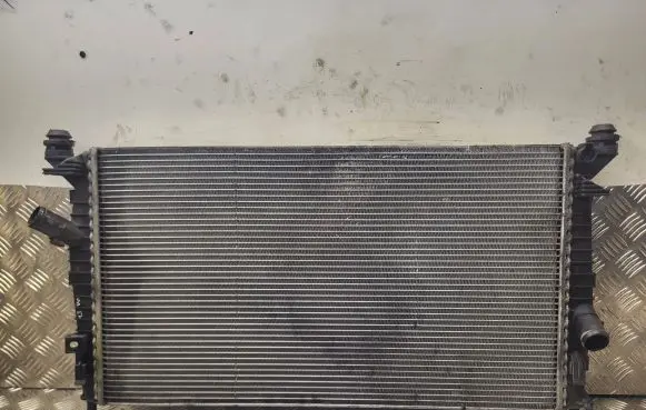 Ford Focus Coolant radiator 3M5H8005TL