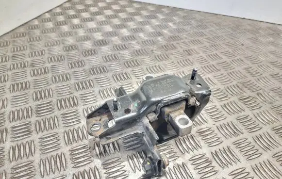 Audi A1 Engine mount bracket 6q0199555