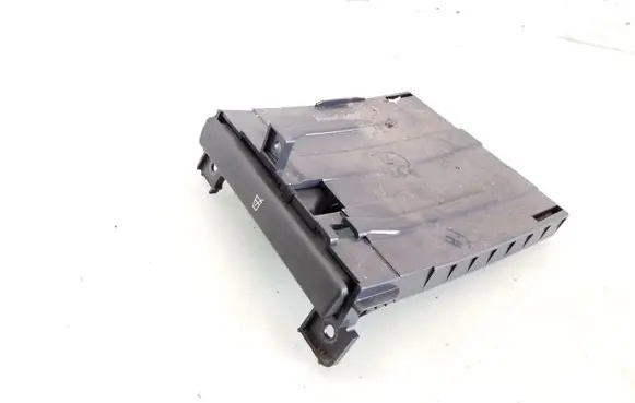Cup holder front