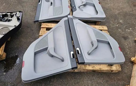 Volkswagen Golf Plus Front door card panel trim