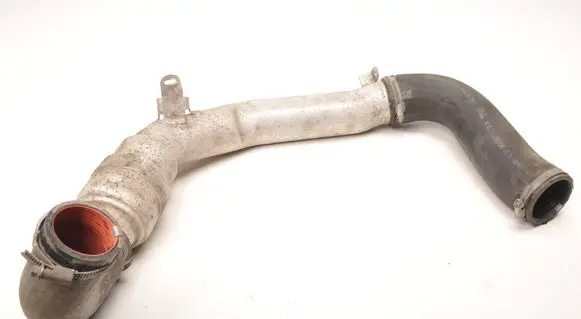 Volvo V40 Intercooler hose/pipe 31370177