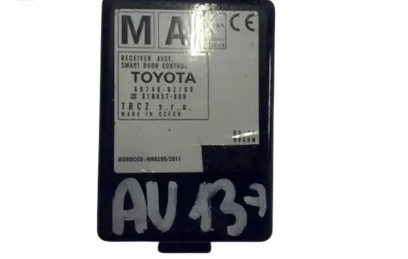 Toyota Auris E180 Door control unit/module 8974002100