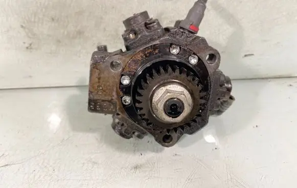 Renault Trafic II (X83) Fuel injection high pressure pump