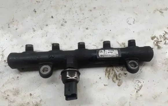 Fuel main line pipe