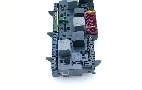 Mercedes-Benz GLE (W166 - C292) Fuse module a1669068201