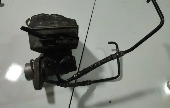 Master brake cylinder