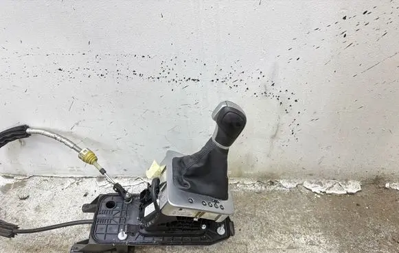 Seat Alhambra (Mk2) Gear shifter/selector 7N1713025K