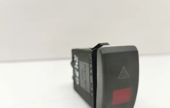 Skoda Octavia Mk1 (1U) Hazard light switch
