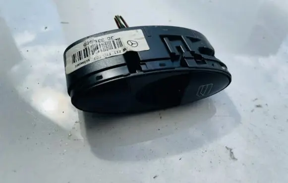Mercedes-Benz E W211 Electric window control switch a2118218551 501899
