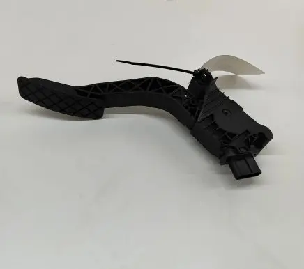 Volkswagen T-Roc Accelerator throttle pedal 5Q2723503F 6PV01062185